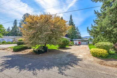 4163 Carlton Ave, Central Point, OR 97502 - photo 2