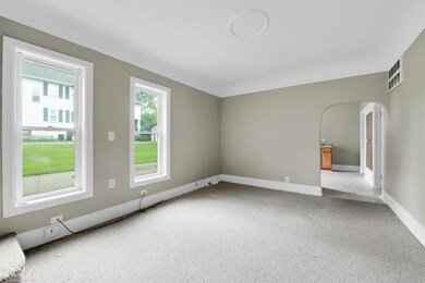 213 Muir Rd, Grosse Pointe Farms, MI 48236 - photo 3