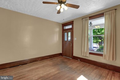 821 Bosler Ave, Lemoyne, PA 17043 - photo 4