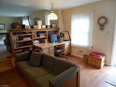 Family Room w/built in cabinet