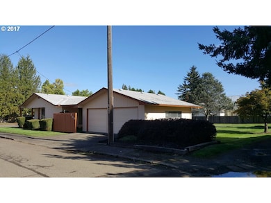 605 SW 1st St, Sheridan, OR 97378 - photo 4