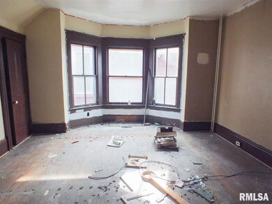 1537 W 3rd St, Davenport, IA 52802 - photo 5