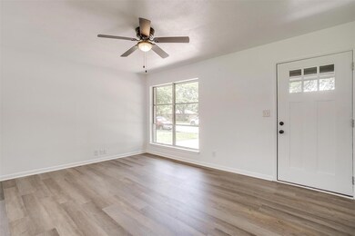 1214 S Ridgeway Dr, Cleburne, TX 76033 - photo 6