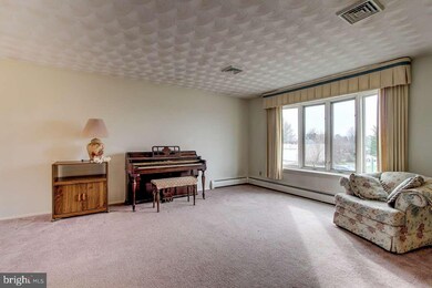 145 E Boundary Ave, Dallastown, PA 17313 - photo 3