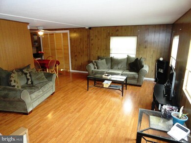 323 Kevins Ct, Lothian, MD 20711 - photo 2