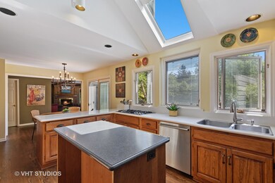 811 Becker Rd, Glenview, IL 60025 - photo 6