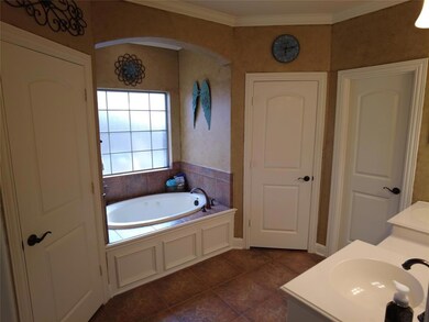 Master bath with jetted tub.