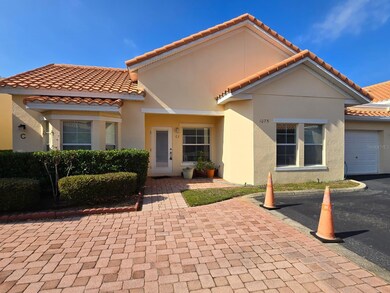 1075 David Walker Dr unit C-1, Tavares, FL 32778 - photo 2