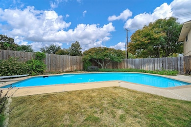 2608 Evans Dr, Plano, TX 75075 - photo 3