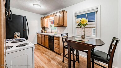 829Newton_Staging05