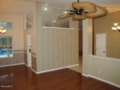 5 - Cathedral Ceilings, Breakfast Nook