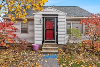 9 Parsons St, Kennebunk, ME 04043 - photo 2