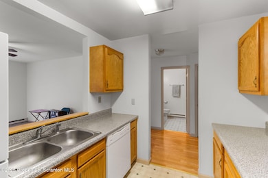 38-web-or-mls-1335LakeRd-Unit3--07