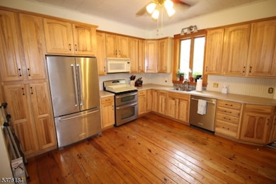 42 Main St, Hampton, NJ 08827 - photo 4