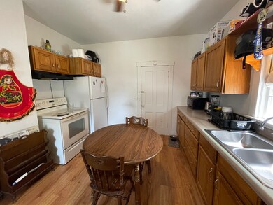 207 N 1st St, Princeton, IL 61356 - photo 6