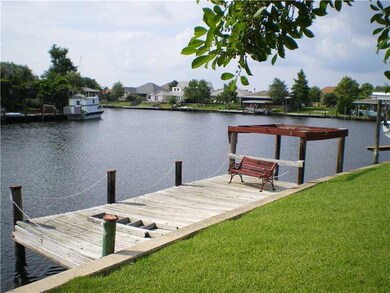Waterfront/Dock/Pier. Large water front view . Thr