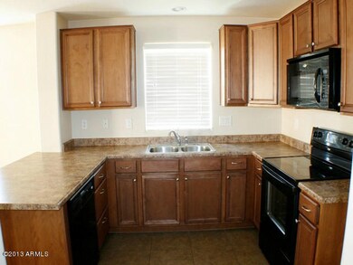 023-307826 - Kitchen (2)