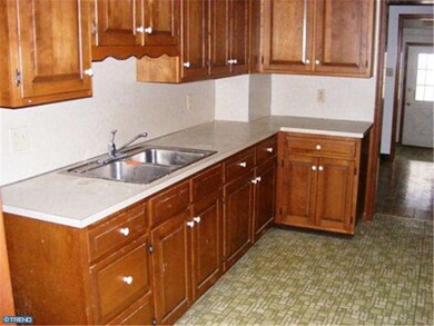 219 Yost Ave, Spring City, PA 19475 - photo 5