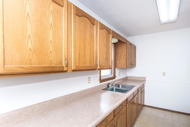 907 S 19th St, Grand Forks, ND 58201 - photo 7