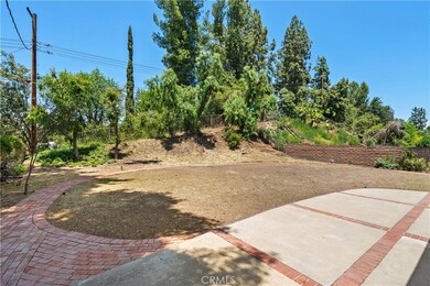 Expansive 11,402 s.f.
Lot