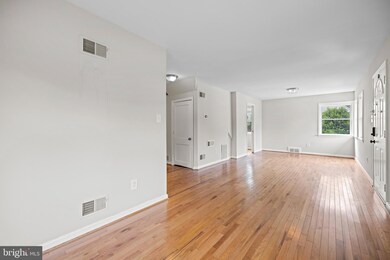 6623 Cavalier Dr, Alexandria, VA 22307 - photo 5