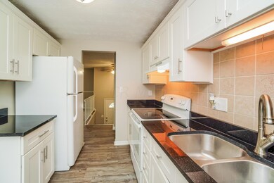 817 Eliots Oak Rd, Columbus, OH 43228 - photo 7