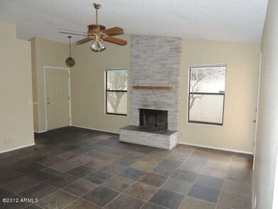 023-339357 Foyer