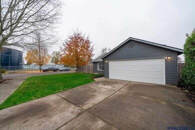 1206 Briar Rd, Independence, OR 97351 - photo 3