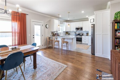 Large Dining Area & Eat-In Kitchen