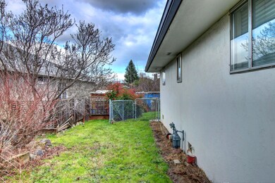 3091 E McAndrews Rd, Medford, OR 97504 - photo 4