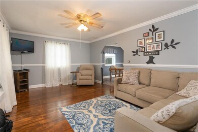 649 Evergreen St, Emmaus, PA 18049 - photo 4