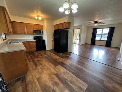 1413 W Washington St, Winterset, IA 50273 - photo 6