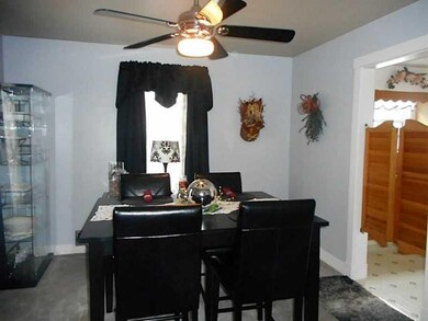 Dining Room. Formal Dining room