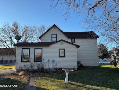 104 Mountain St W, Cavalier, ND 58220 - photo 6