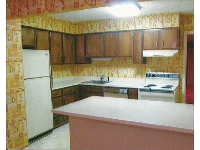 262 Chatham Cir unit 262, Warwick, RI 02886 - photo 7