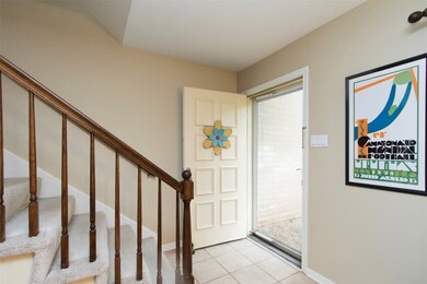 10260 Longmont Dr unit 5, Houston, TX 77042 - photo 3