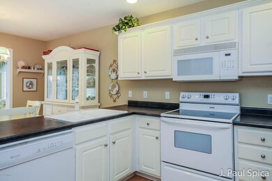 7563 Navajo Valley Dr SW unit 15, Byron Center, MI 49315 - photo 5