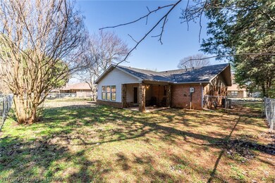 106 Hiawatha St, Poteau, OK 74953 - photo 6