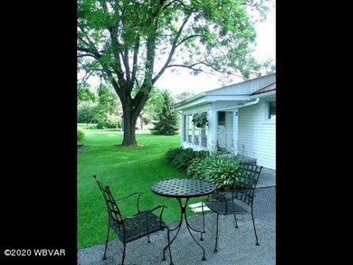 cottage 2 porch