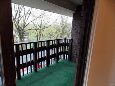 1590 Alta Dr unit 18, Whitehall, PA 18052 - photo 5