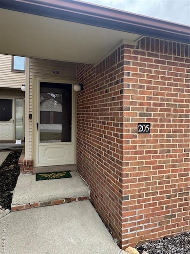 6619 Ridgefield Cir unit 205, West Bloomfield, MI 48322 - photo 3