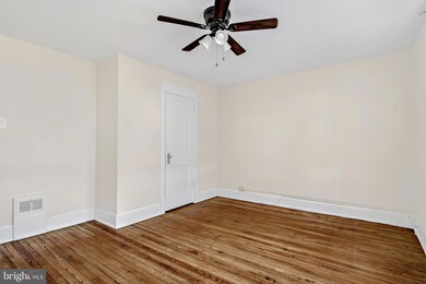 445 N 2nd St unit 2ND FLR, Lemoyne, PA 17043 - photo 7