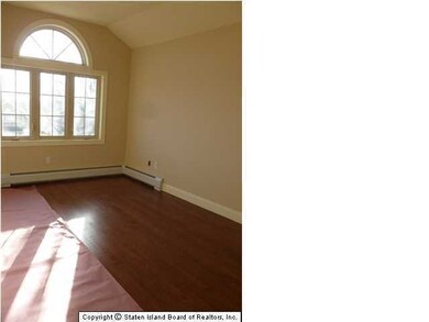 131 Aviston St unit 1, Staten Island, NY 10306 - photo 6