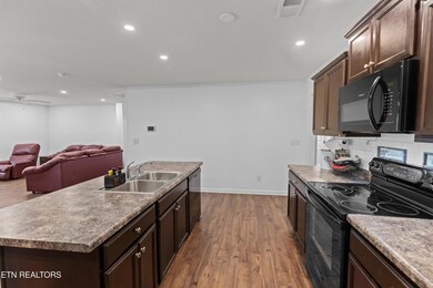 009-2577CottonwoodDrive-Sevierville-TN-3