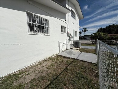 8860 SW 32nd St unit Back, Miami, FL 33165 - photo 6