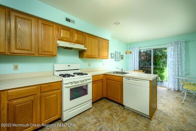 5502 Belmont Ct unit 5502, Toms River, NJ 08755 - photo 6