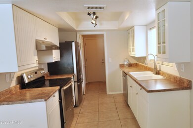 75th Kitchen1