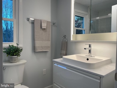 240 Whorton Hollow Rd, Castleton, VA 22716 - photo 6