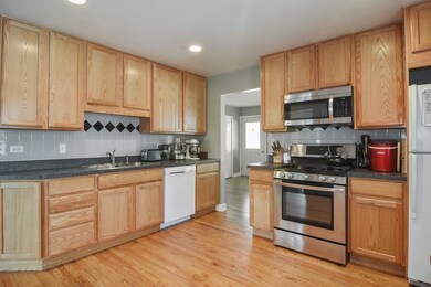 A Kitchen That Looks Great Against Groceries!