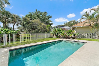 216 E Tall Oaks Cir, Palm Beach Gardens, FL 33410 - photo 3